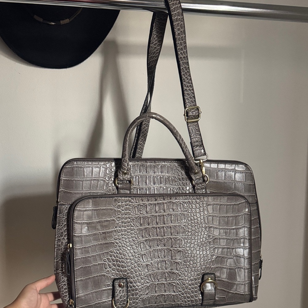 Elegant Gray Crocodile-Embossed Men's Bag